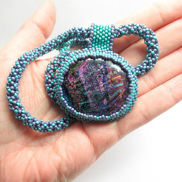 Hand embroidered Dichroic Cabochon necklace - Picture 10 of 13